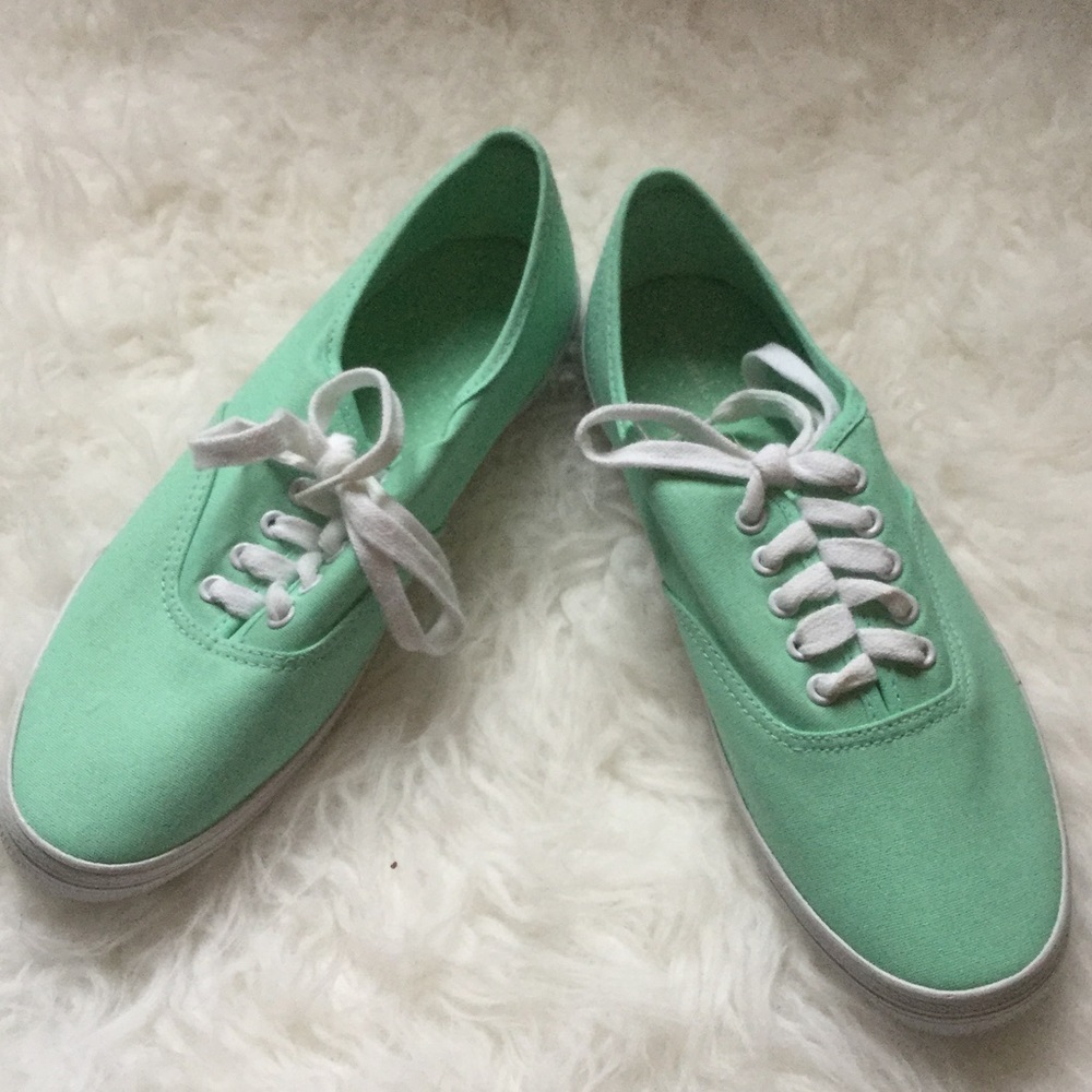 New City sneakers mint shoes- size 8